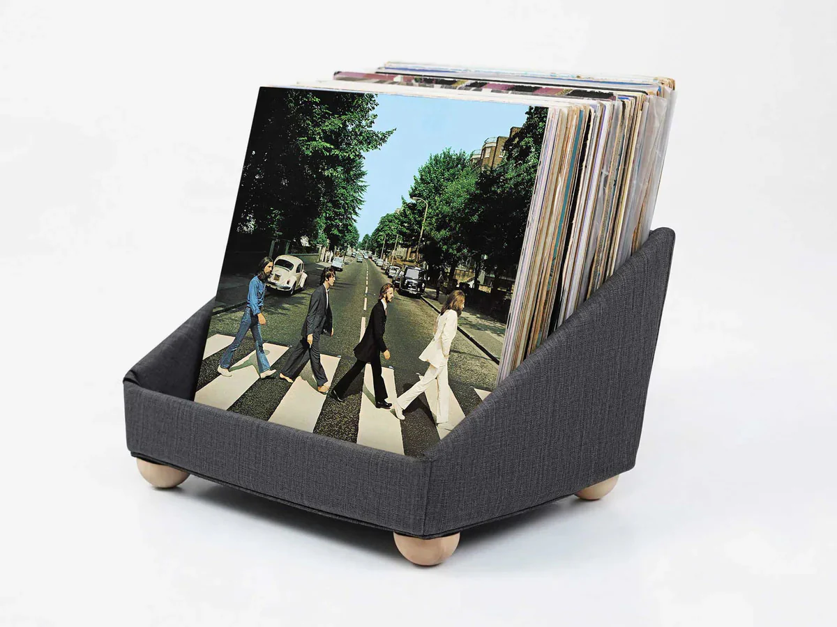 Stores 40-45 LPs Per Container